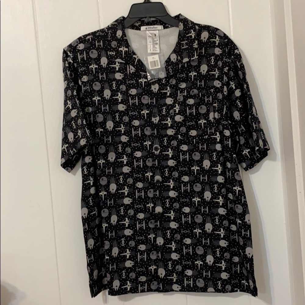 Disney Parks Star Wars men’s vented shirt